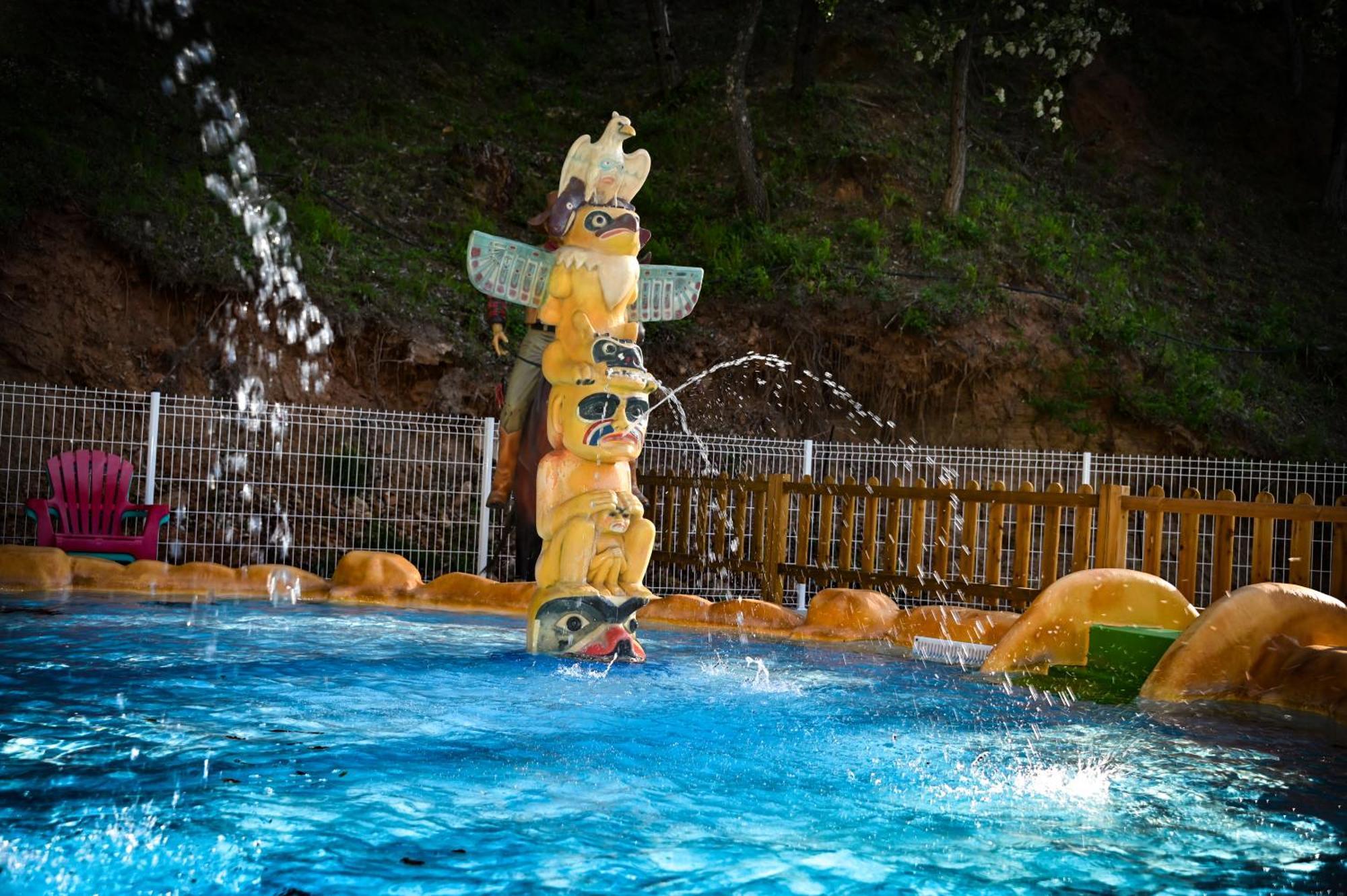 Camping Le Colorado รุสเทรล ภายนอก รูปภาพ