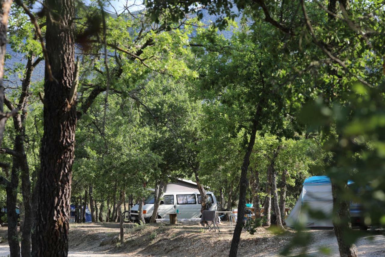 Camping Le Colorado รุสเทรล ภายนอก รูปภาพ
